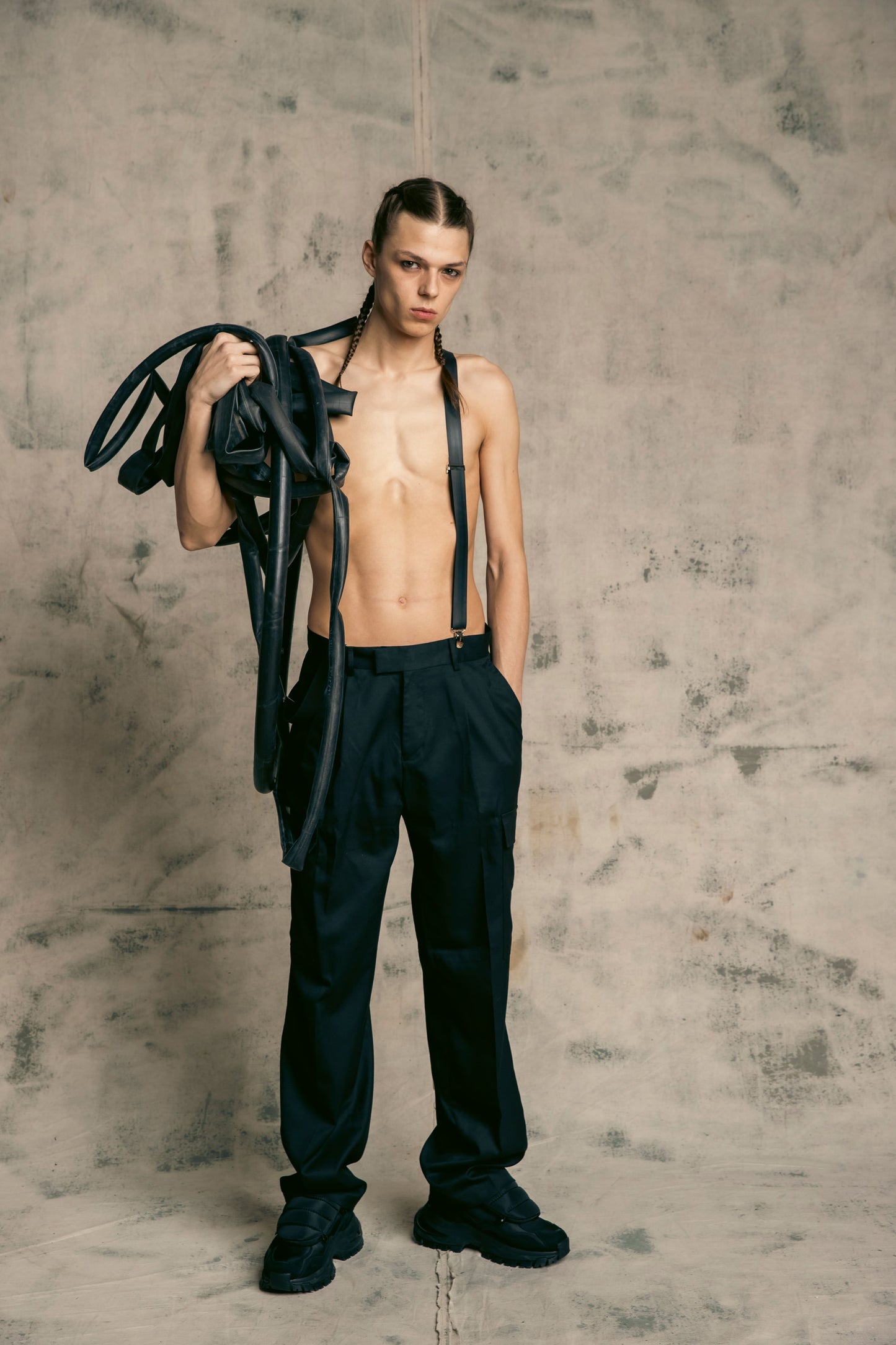 LE DAUPHIN: THE ROYAL BRACES