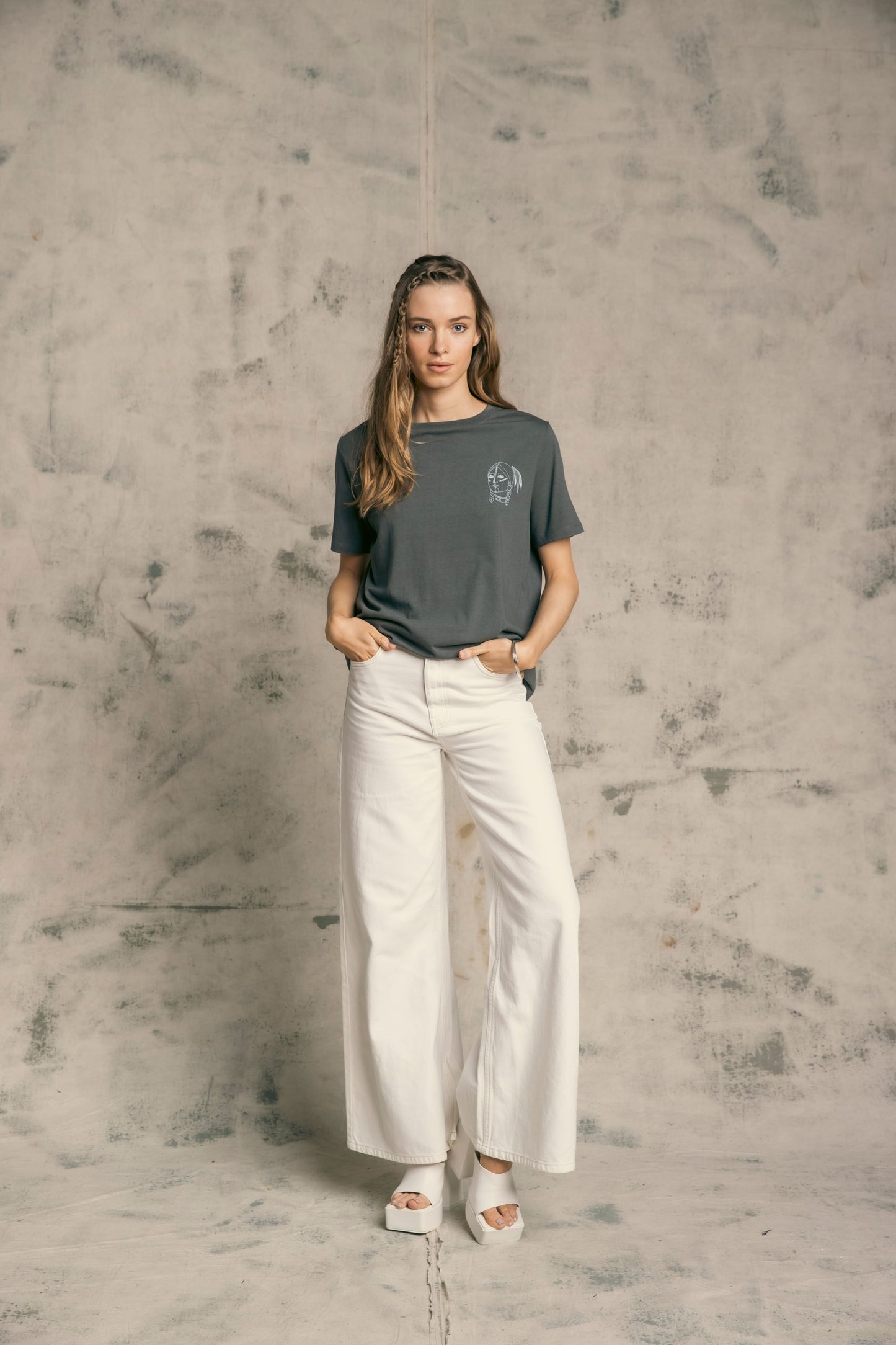 APACHE: THE NATURAL AND ORGANIC TEE-SHIRT