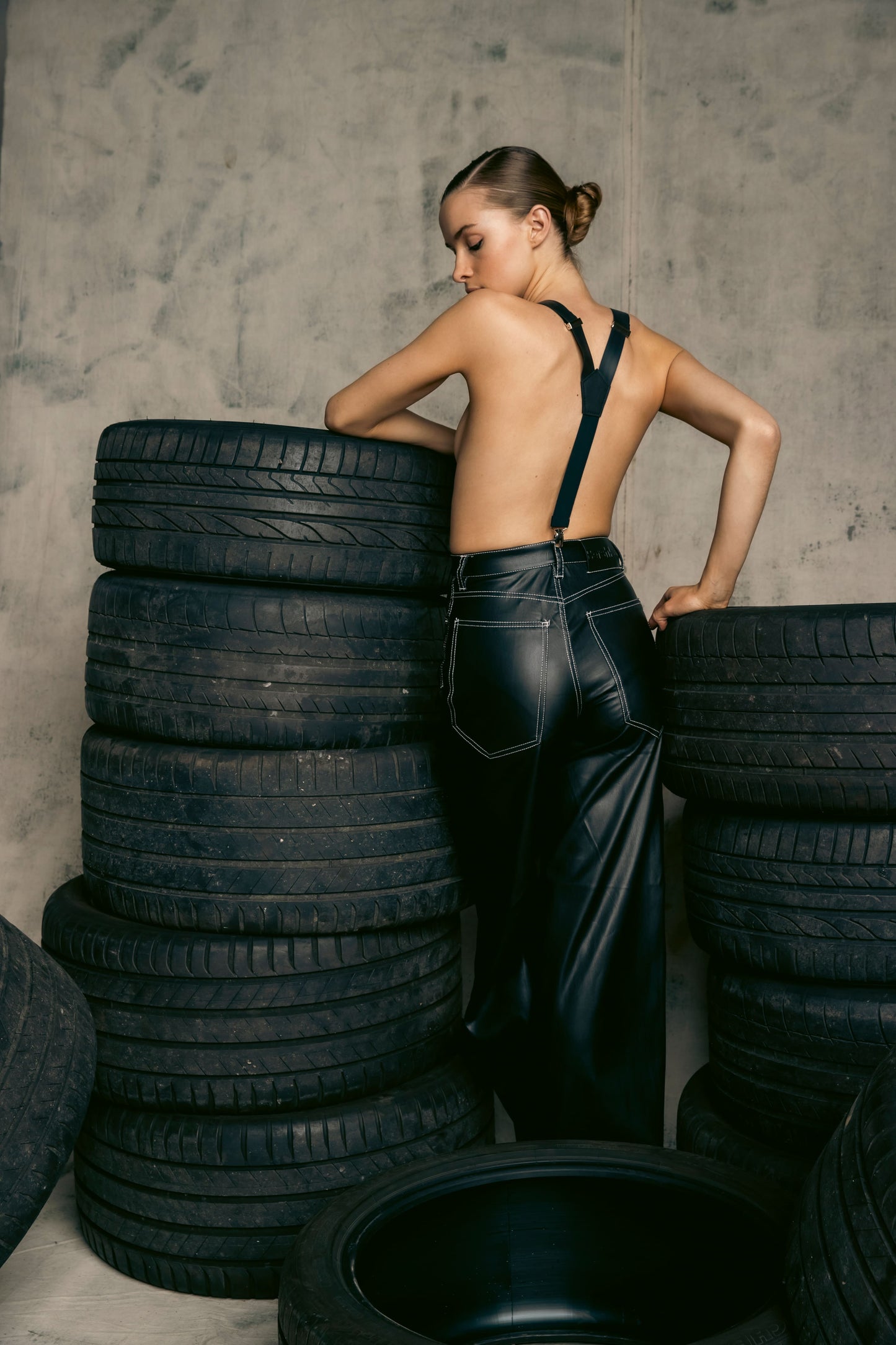 LE DAUPHIN: THE ROYAL BRACES