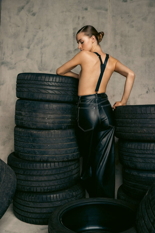 LE DAUPHIN: THE ROYAL BRACES