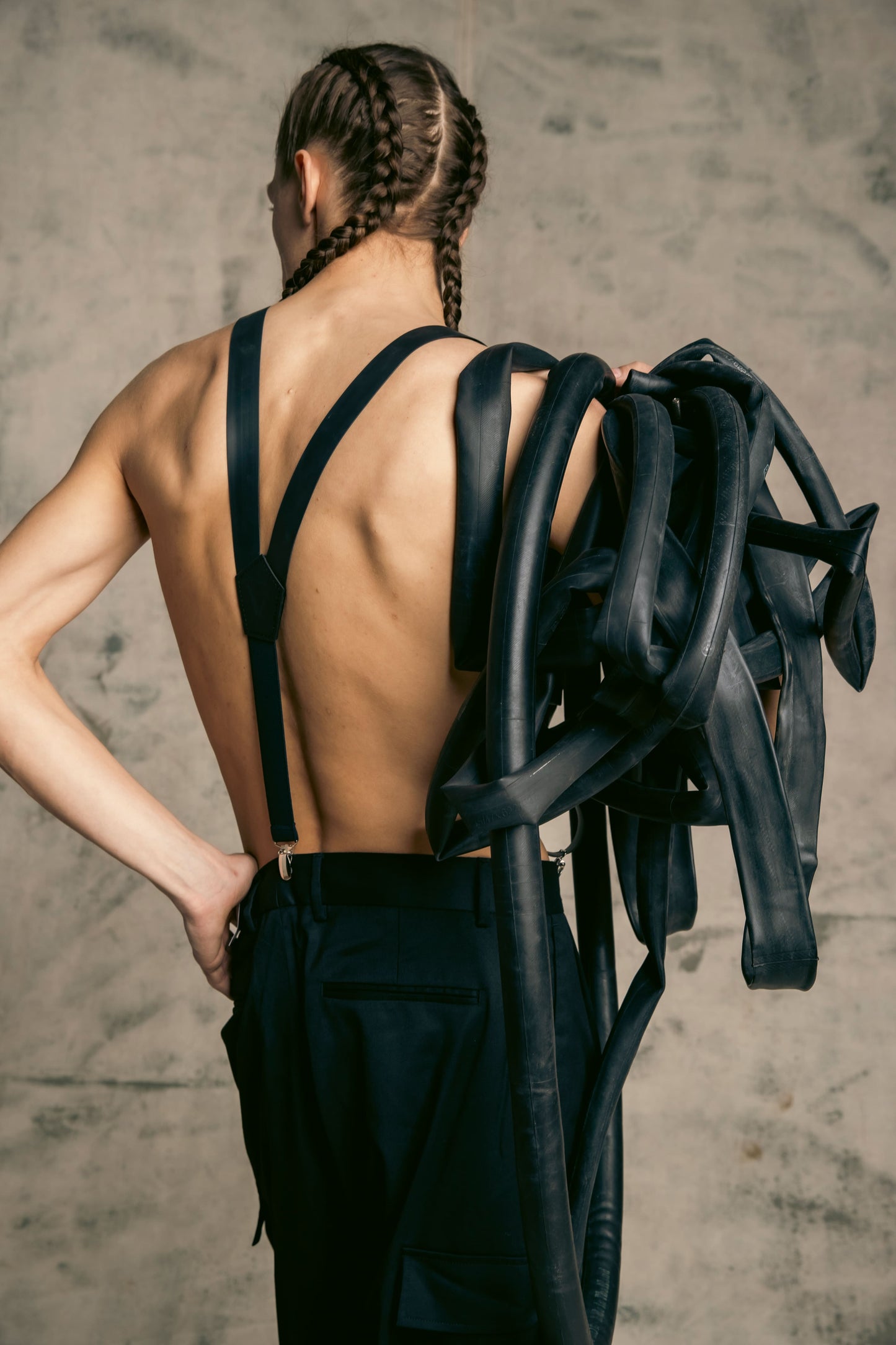 LE DAUPHIN: THE ROYAL BRACES